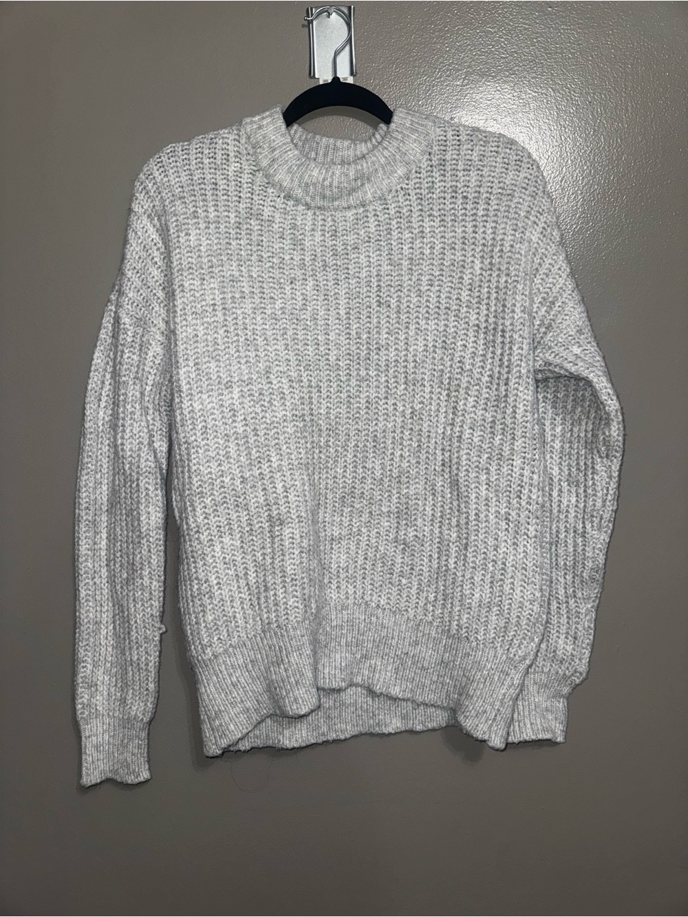 Sonoma Women’s Medium Gray Chunky Knit Crewneck Sweater